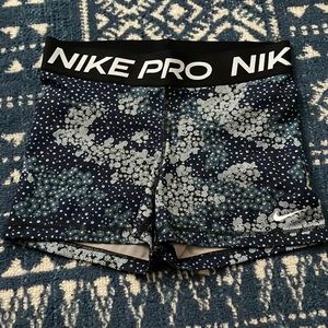 Nike pro 3”